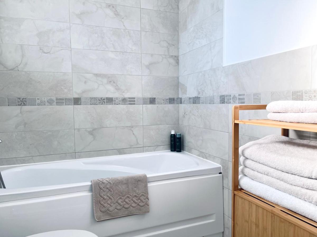 Express Estates Lägenhet Lisaura Exteriör bild